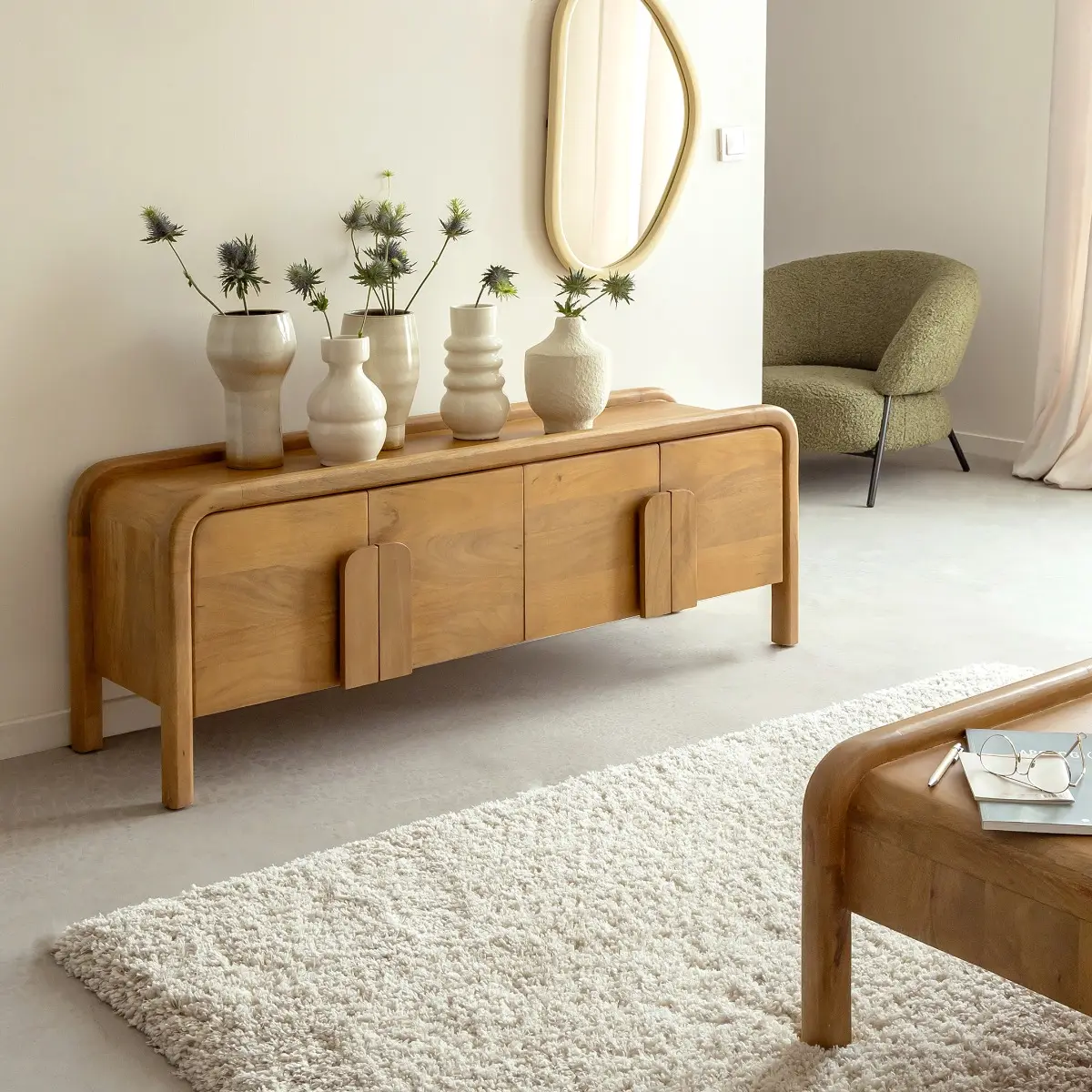 Vandana Vertex Nova 4-door TV stand in mango wood Vandana Vertex Nova 4-door TV stand in mango wood