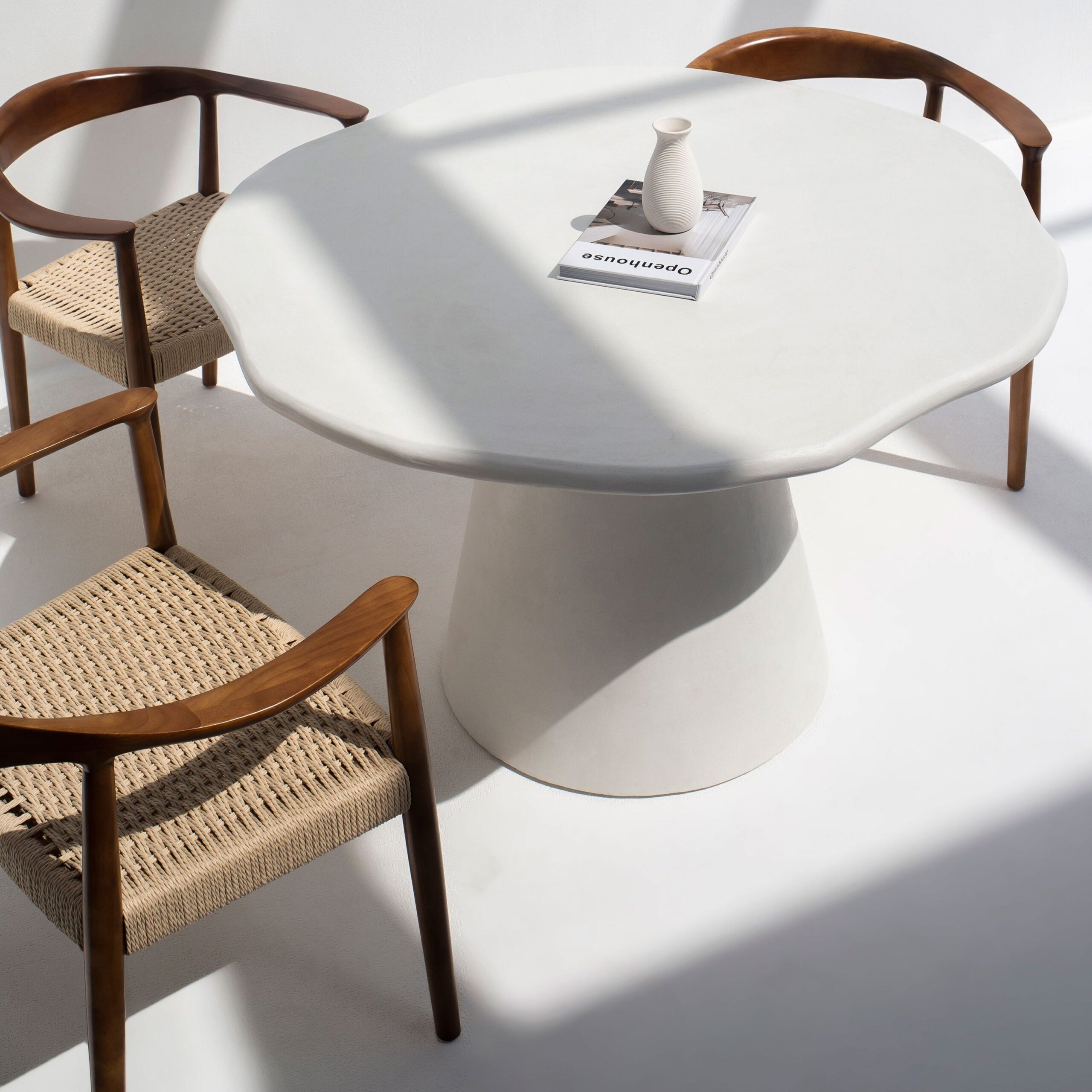 Vandana Aureo Arion Off White Micro-Concrete Irregular Top Dining Table with Modern Design Vandana Aureo Arion Off White Micro-Concrete Irregular Top Dining Table with Modern Design