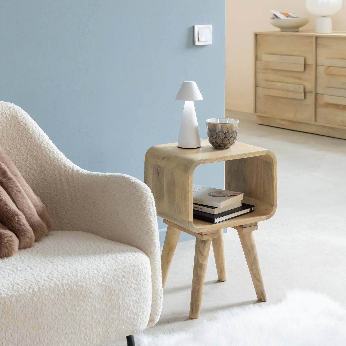 Vandana Lyra Merino mango wood side table with niche Vandana Lyra Merino mango wood side table with niche