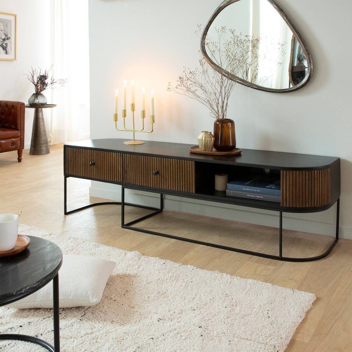 Vandana Cresta Neo rounded TV stand in mango wood and metal Vandana Cresta Neo rounded TV stand in mango wood and metal