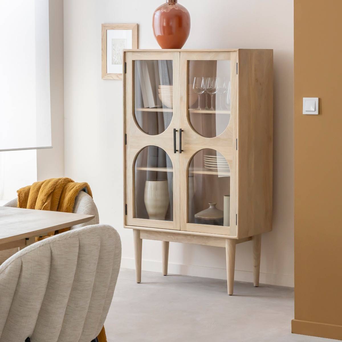 Vandana Maxima Stellar 2-door mango wood display cabinet Vandana Maxima Stellar 2-door mango wood display cabinet