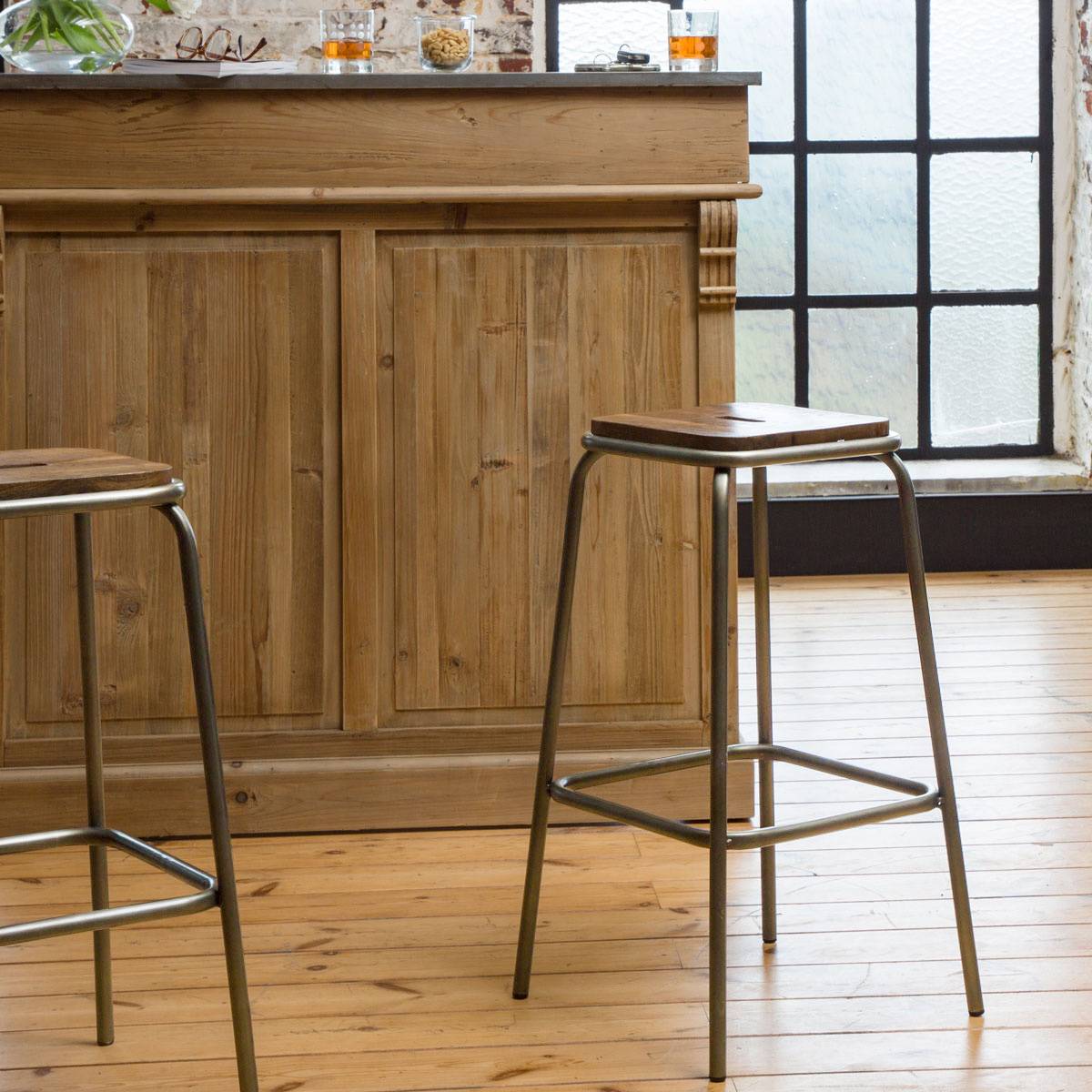 Vandana Vertex Falcon metal and wood school bar stool, 69 cm Vandana Vertex Falcon metal and wood school bar stool, 69 cm