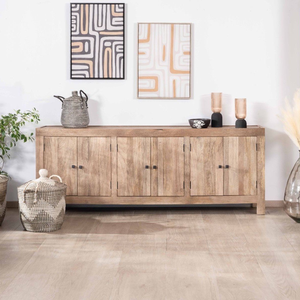 Vandana Crystal Structure 200cm solid mango wood sideboard with sandblasted finish and 6 doors Maestro Vandana Crystal Structure 200cm solid mango wood sideboard with sandblasted finish and 6 doors Maestro