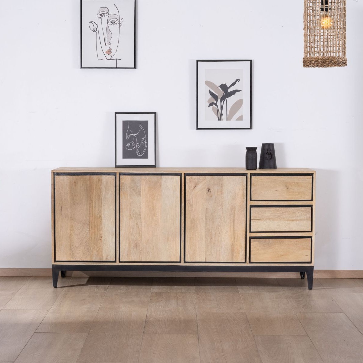 Vandana Autumn Living two-tone, sleek sideboard in natural and black mango wood, 180 cm, with 3 doors and drawers Vandana Autumn Living two-tone, sleek sideboard in natural and black mango wood, 180 cm, with 3 doors and drawers