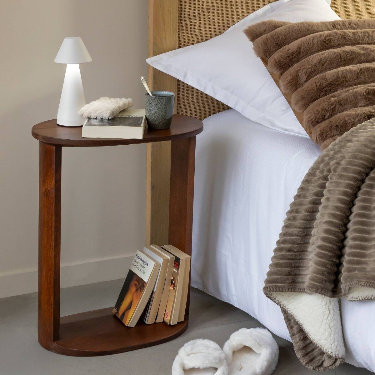 Vandana Vista Hexa Mango Wood Bedside Table Vandana Vista Hexa Mango Wood Bedside Table