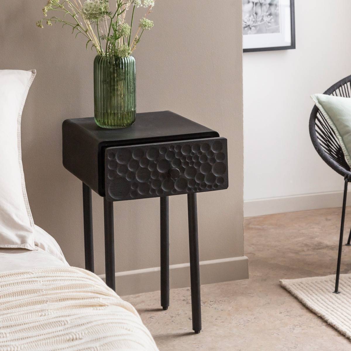 Vandana Grand Novara bedside table in mango wood and metal Vandana Grand Novara bedside table in mango wood and metal