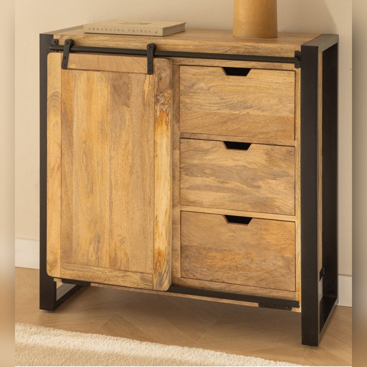 Vandana Grand Cresta 90x45 cm sideboard in Kiefer mango wood Vandana Grand Cresta 90x45 cm sideboard in Kiefer mango wood