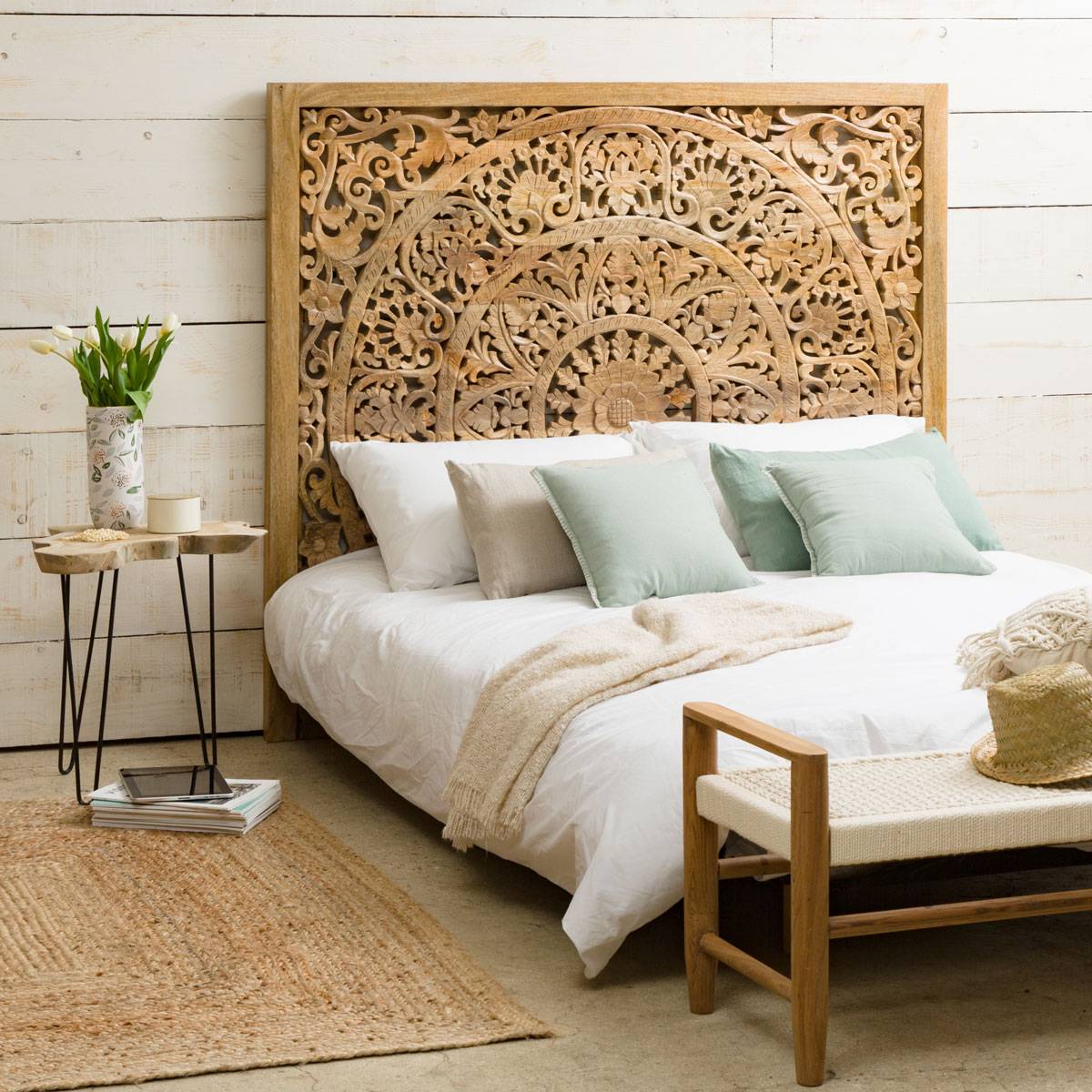 Vandana Vista Mira carved mango wood headboardVandana Vista Mira carved mango wood headboard Vandana Vista Mira carved mango wood headboard