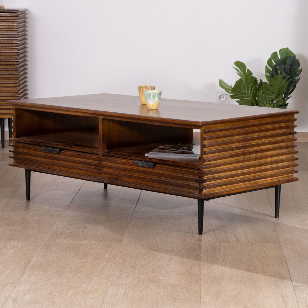 Vandana Silver Space-style coffee table in teak and mango wood Vandana Silver Space-style coffee table in teak and mango wood