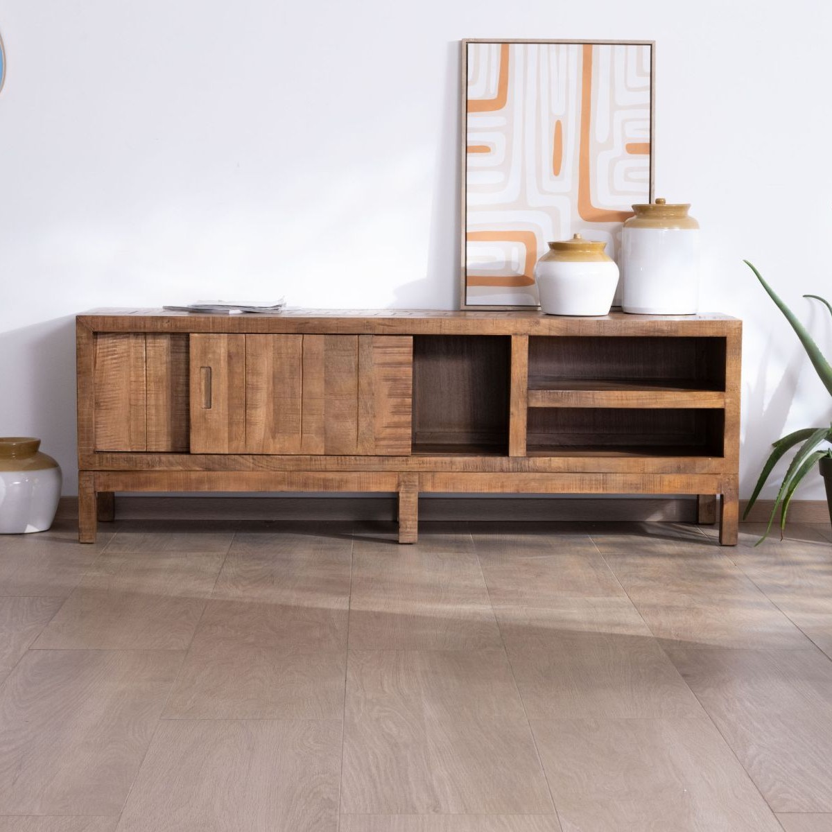 Vandana Ivory Design TV stand in solid mango wood, ethnic chic style Vandana Ivory Design TV stand in solid mango wood, ethnic chic style